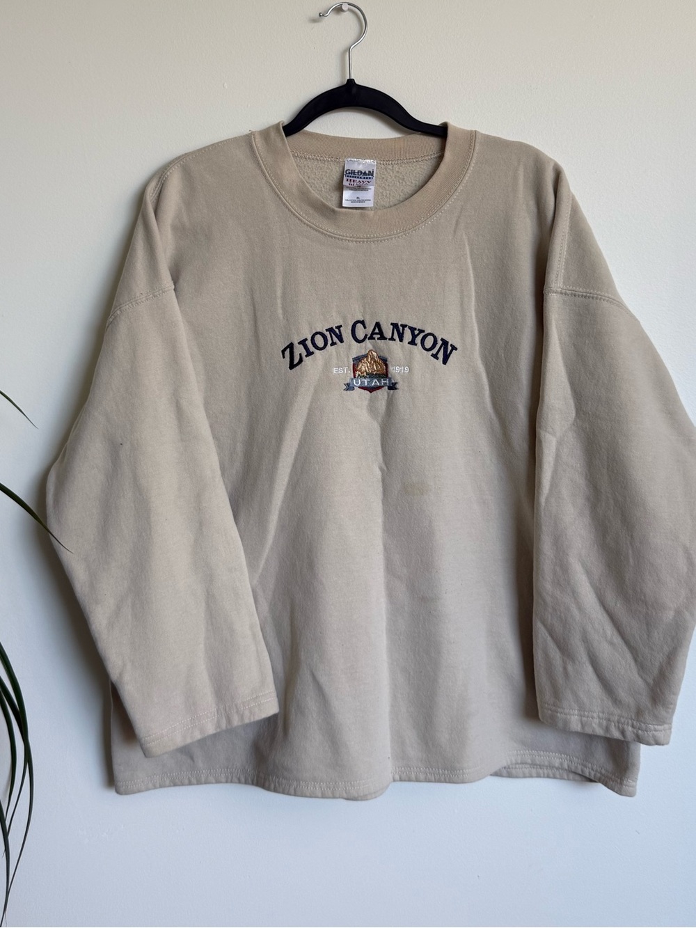 Vintage Utah Outdoor Embroidered Zion Canyon Crewneck Sweatshirt